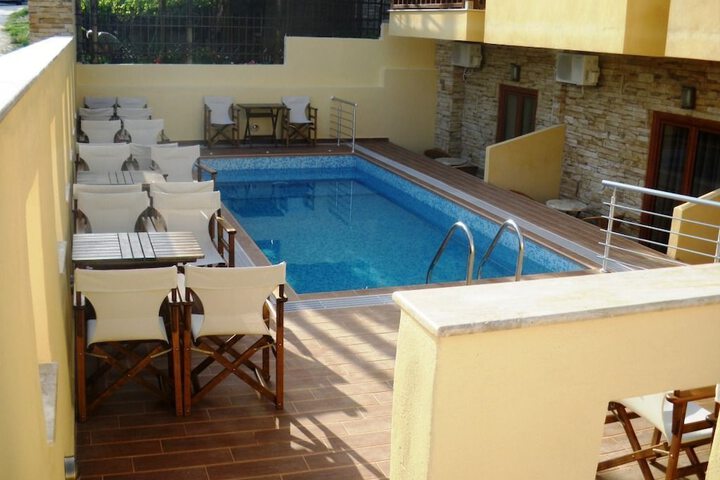 Pool 22 of 26