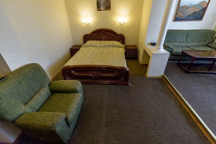 Room 18 of 53