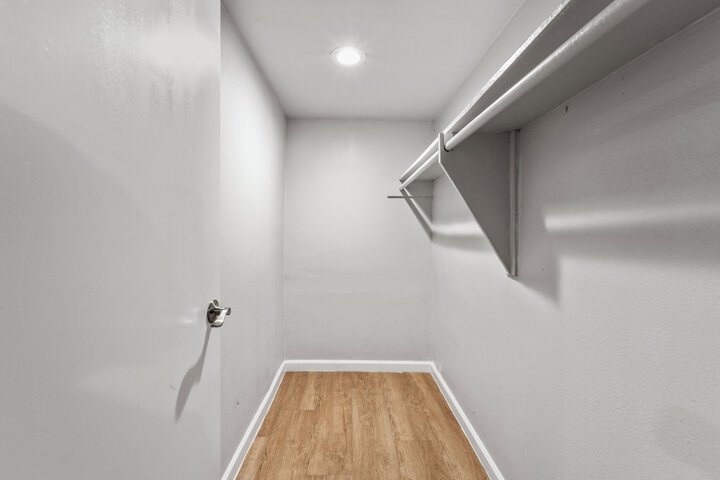 Room 4 of 15