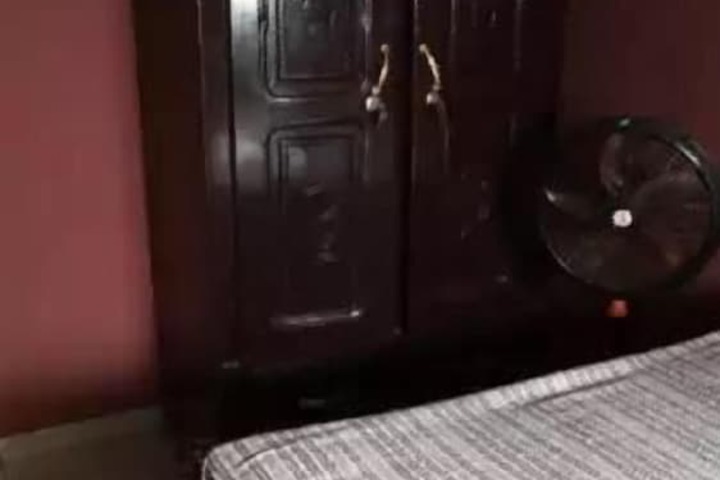 Room 9 of 30