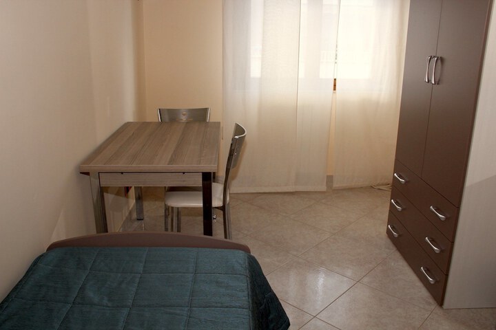 Room 9 of 11