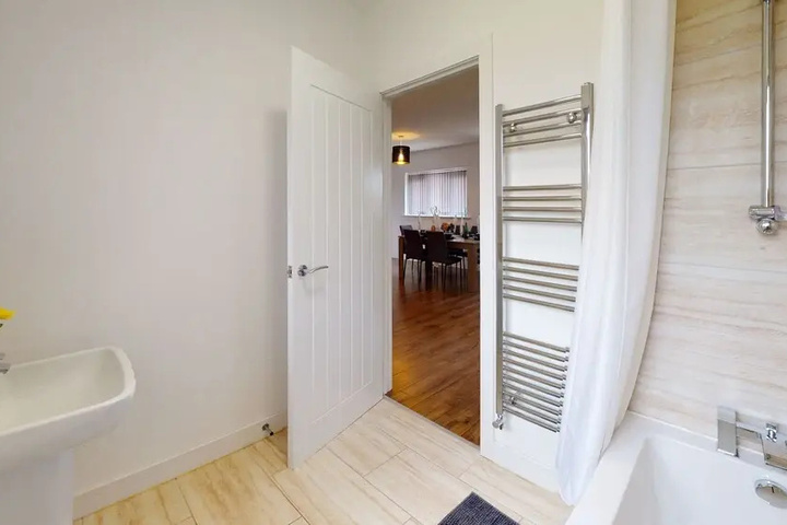 Room 8 of 15