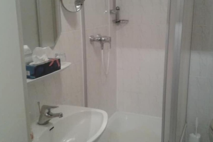 Room 14 of 26