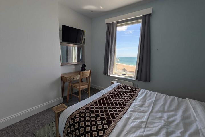 Room 2 of 11