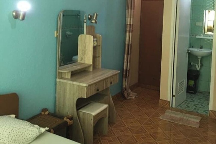 Room 9 of 65