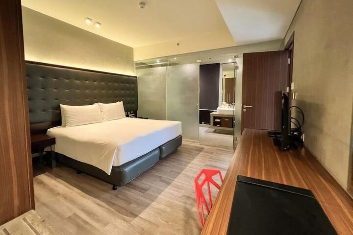 Room 2 of 5