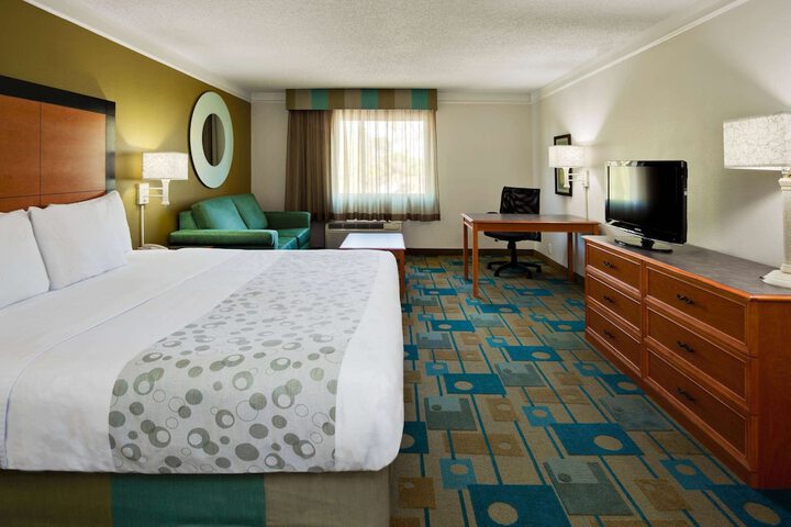 1 King Bed (10 of 19)