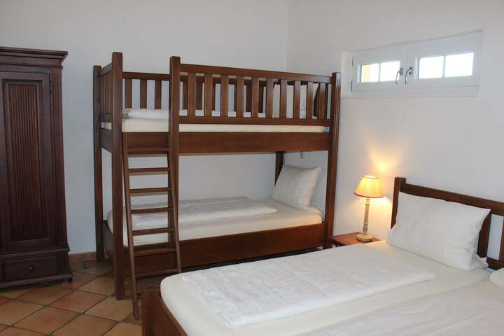 Room 3 of 25