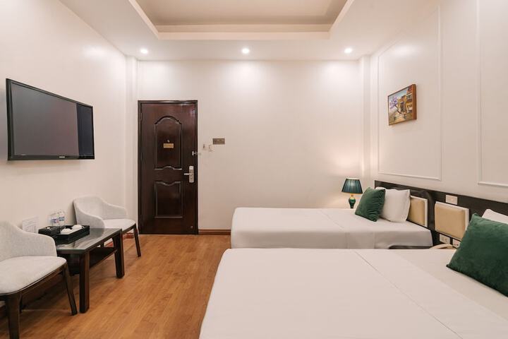 Room 25 of 49
