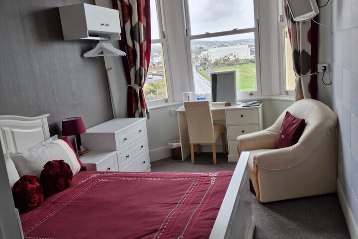 Room 55 of 184