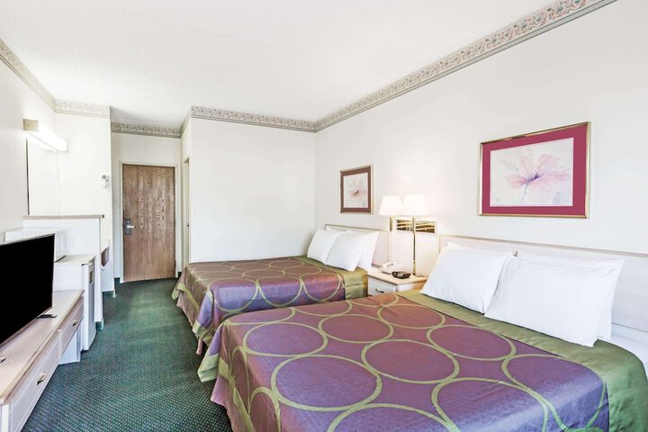 Room 5 of 13