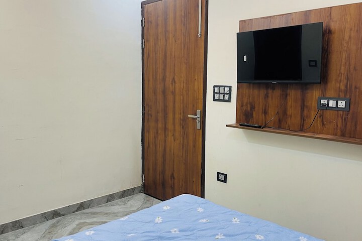 Room 30 of 54