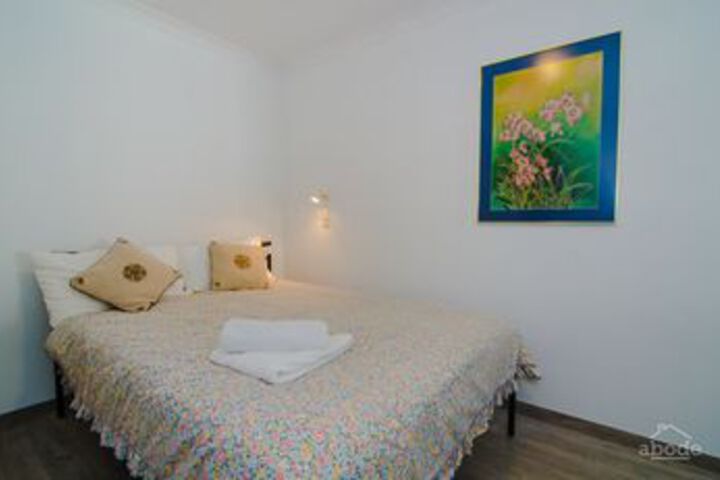 Room 4 of 10