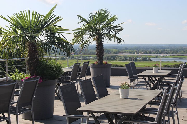 Sundeck 50 of 67