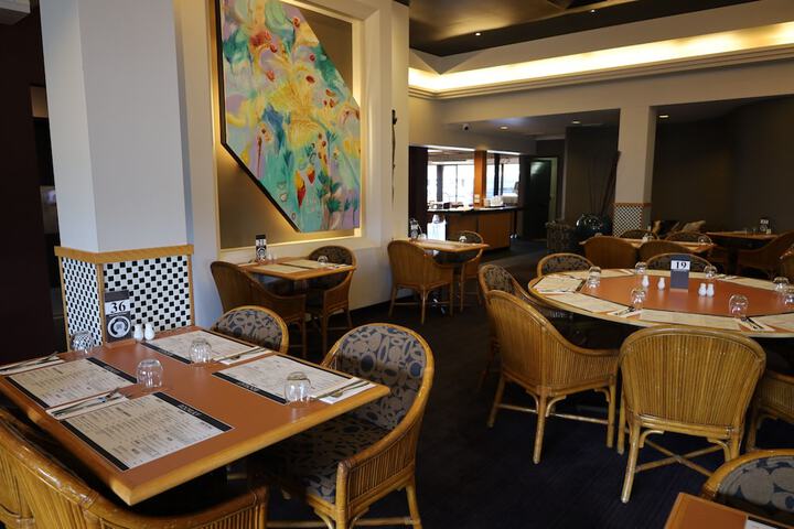 Dining 42 of 51