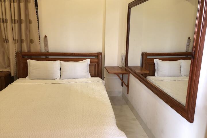Room 8 of 25