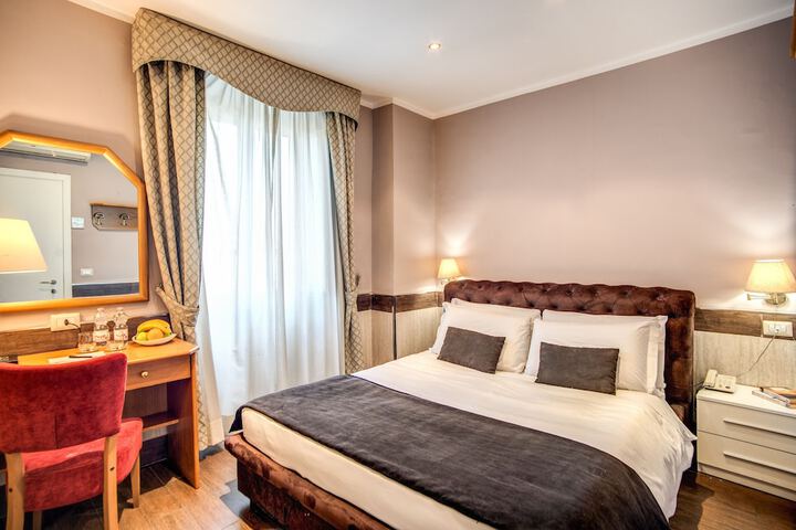 Room 10 of 68