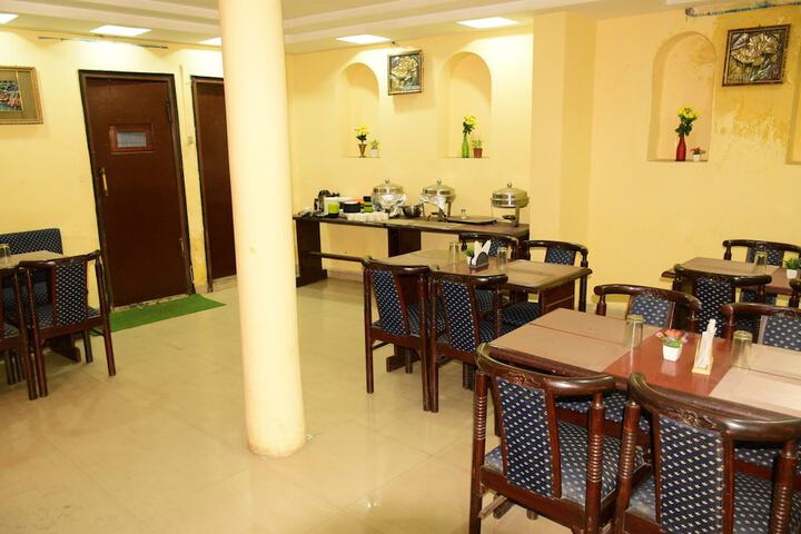 Dining 6 of 9
