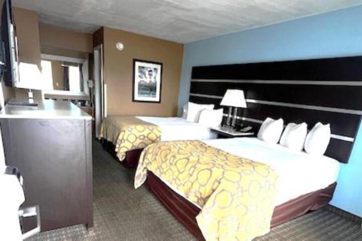 Double Accessible King Size Bed (6 of 10)