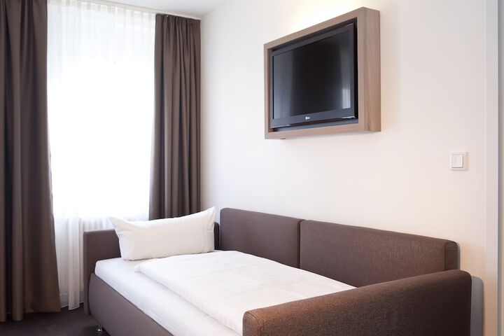 Room 15 of 35