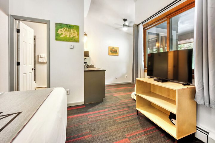 Room 44 of 138