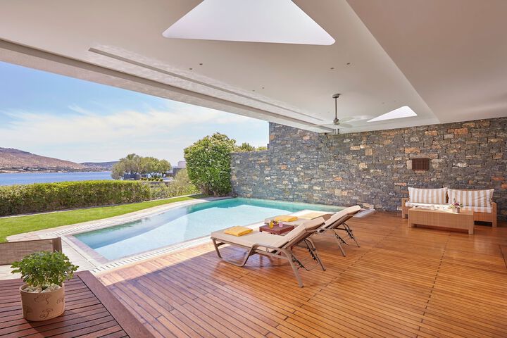 Pool Hotel