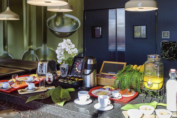 Breakfast/Coffee Service 22 of 33