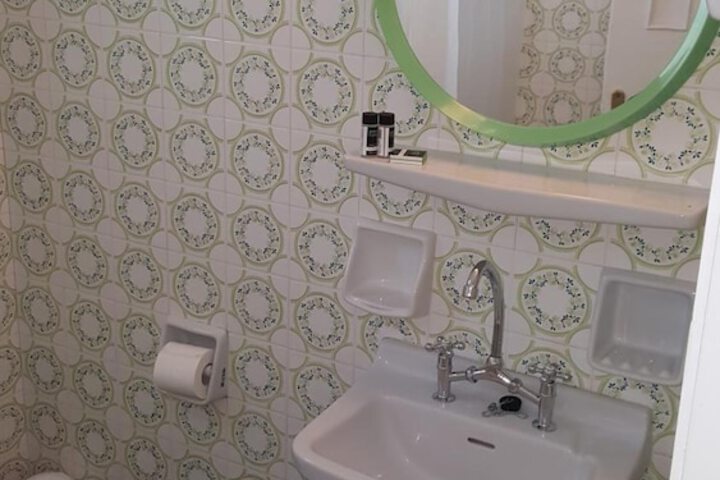 Room 20 of 36