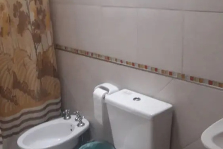 Room 9 of 16