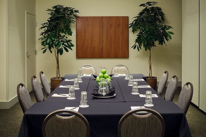 Ballroom/Hall 119 of 138