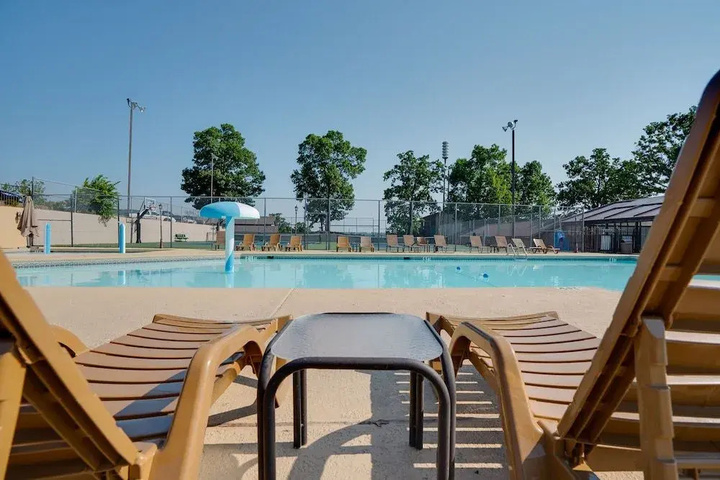 Pool 9 of 16