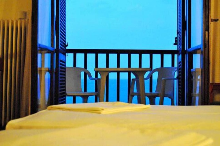 Room 8 of 59