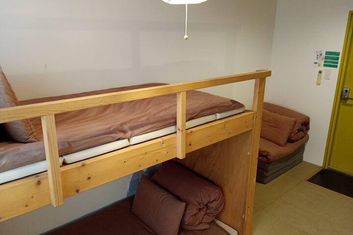 Room 30 of 87