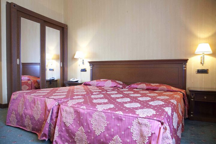 Room 12 of 29