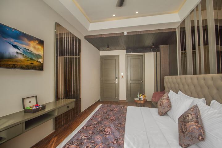 Room 19 of 38