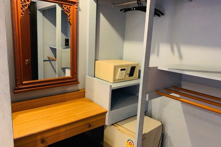 Room 56 of 93