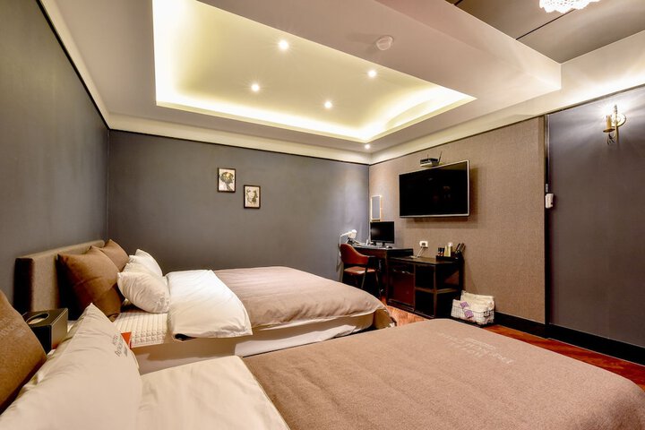 Room 51 of 84