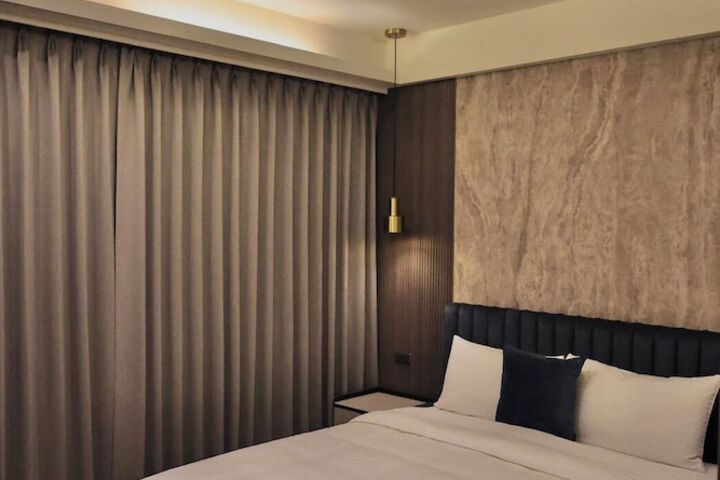 Room 14 of 22