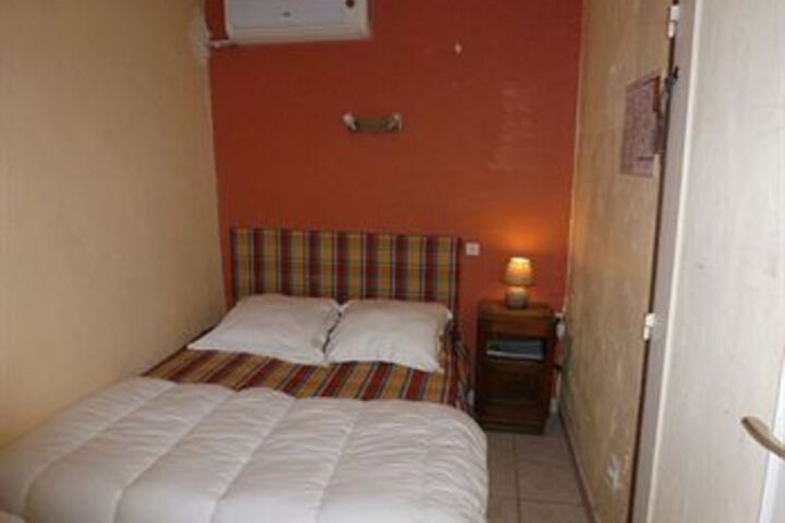 Room 18 of 49