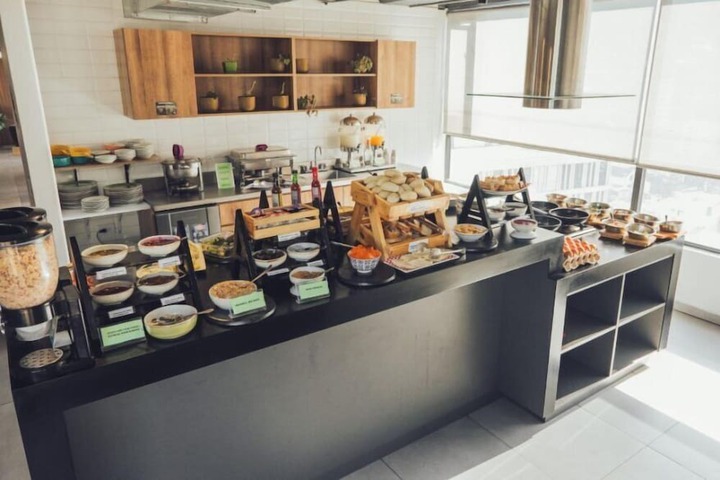 Dining 100 of 108