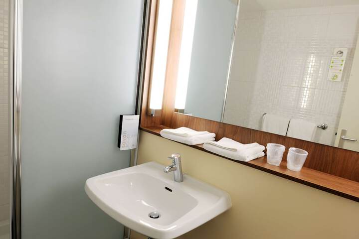Room 15 of 35