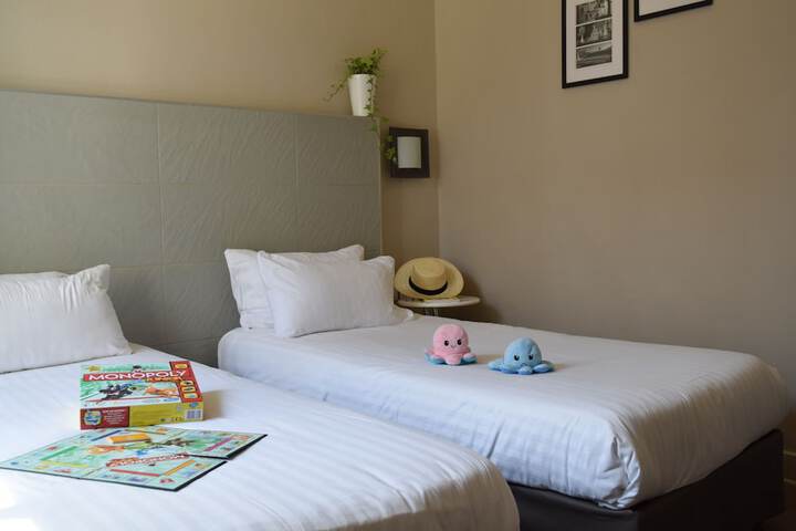 Room 11 of 30