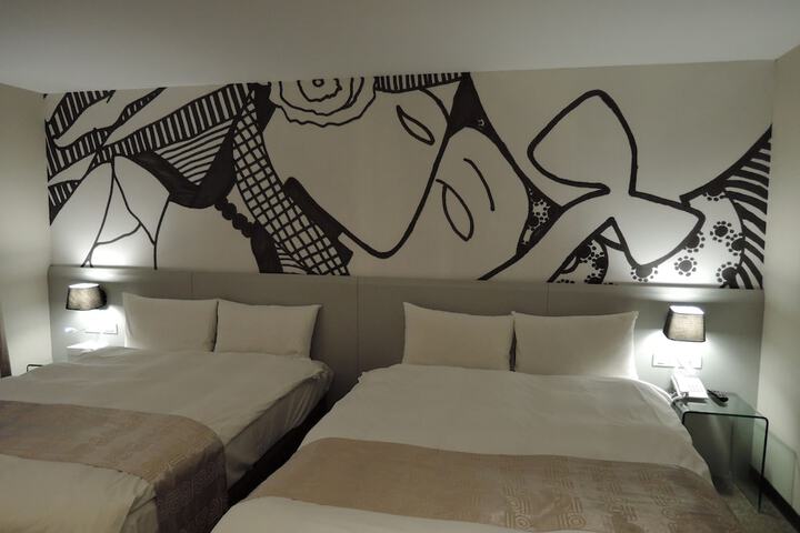 Room 13 of 46