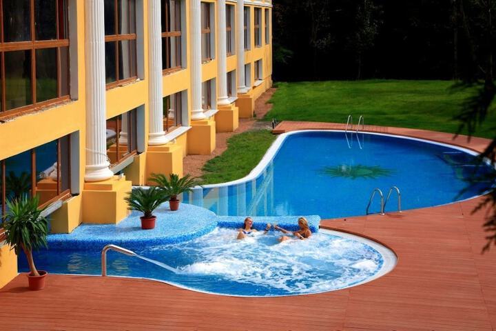 Hotel with Pool