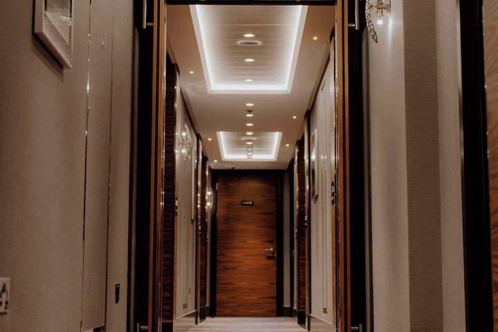 Ballroom/Hall 79 of 101