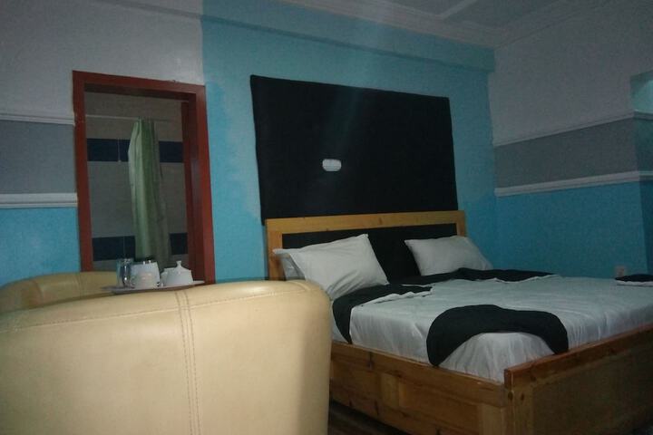 Room 9 of 23