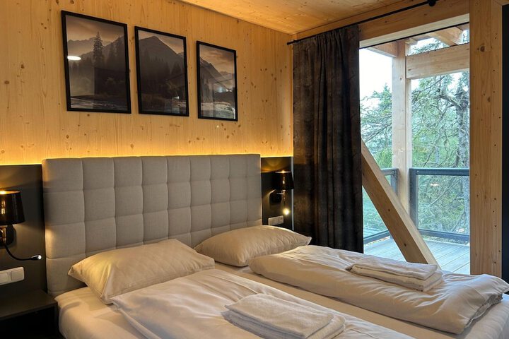 Room 6 of 42