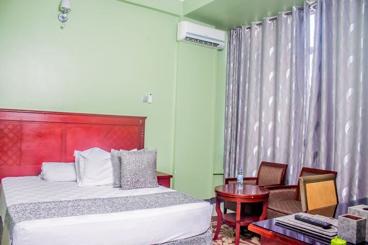 Room 4 of 35