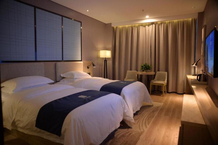 Ji Hotel Zhongjun World City Sports Street Hotel