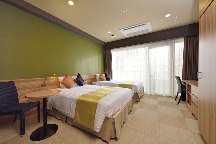 Room 17 of 171